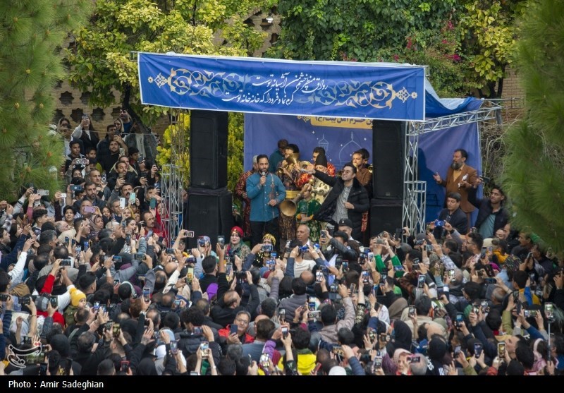 مراسم تحویل سال 1403 در جوار آرامگاه حافظ شیرازی- عکس استانه ...