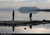 آبگیری دریاچه کویر مرنجاب پس از بارش برف + فیلم