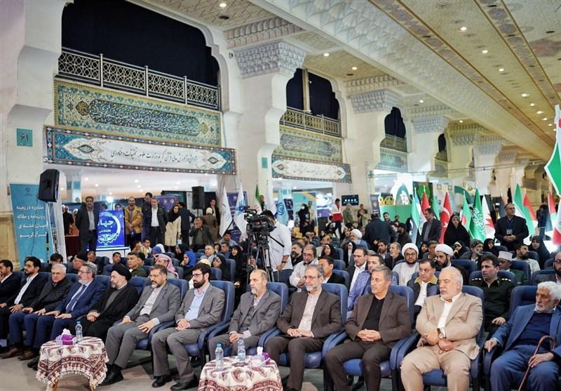 وزیر فرهنگ در نمایشگاه قرآن