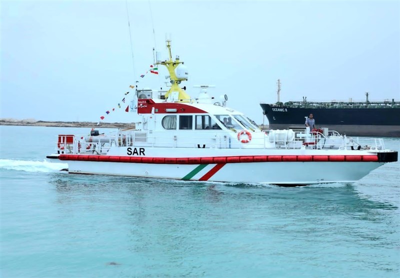 امدادرسانی به خدمه کشتی تانزانیایی در خلیج‌ فارس