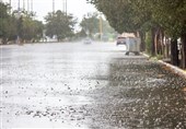 بارش باران در محورهای لرستان/ جاده‌های اصلی باز است