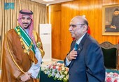 اعطای بالاترین نشان پاکستان به وزیر دفاع عربستان سعودی