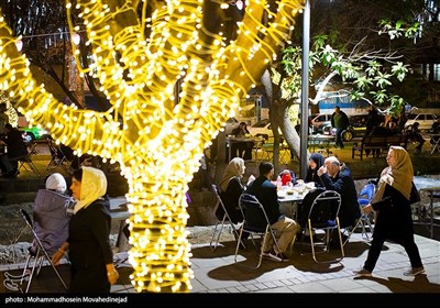 Iftar Ceremony Held on Boulevard in Tehran