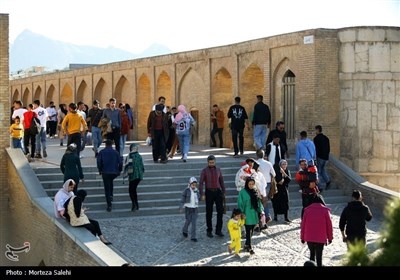 Путешественники в Исфахане во время праздников Навруз