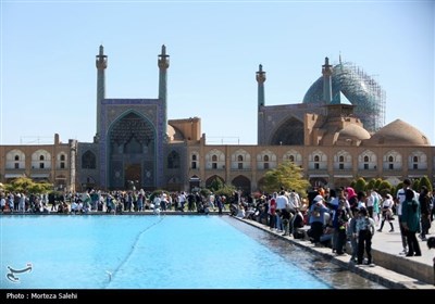 Путешественники в Исфахане во время праздников Навруз