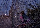 تعلیق قانون دستگیری مهاجران غیرقانونی در مرز مکزیک با آمریکا