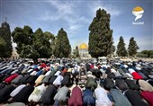 125 ألف مصل یؤدون صلاة الجمعة الثالثة من رمضان فی المسجد الأقصى