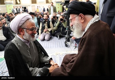 Встреча поэтов и профессоров персидской литературы с Верховным лидером Исламской революции Ирана