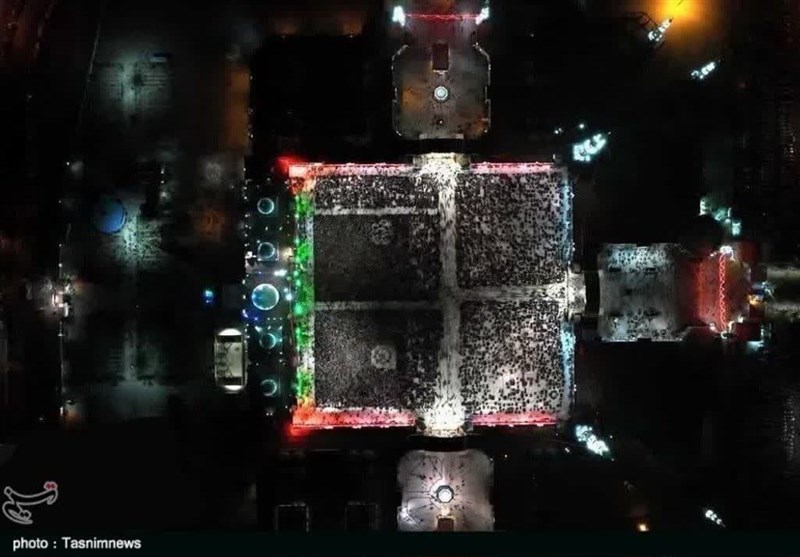 زمزمهٔ دعای فرج هزاران منتظر ظهور در مسجد جمکران + فیلم