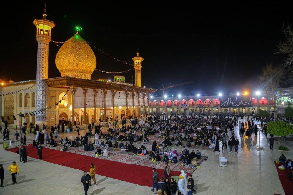 نجوای شب زنده‌داران شیرازی در شب 23 ماه مبارک رمضان+عکس