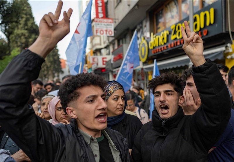 دلیل اعتراضات خیابانی در وان ترکیه چیست؟