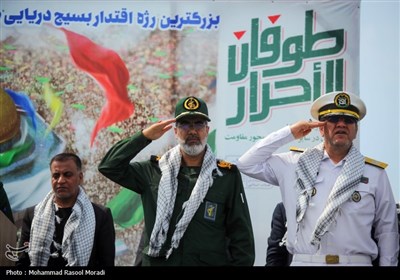 رژه اقتدار بسیج دریایی مردمی در خلیج فارس