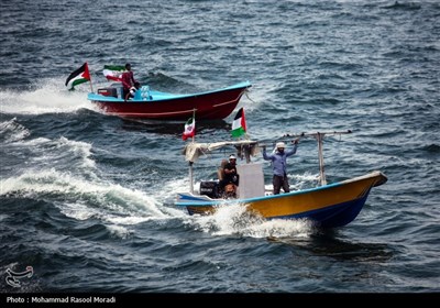 رژه اقتدار بسیج دریایی مردمی در خلیج فارس