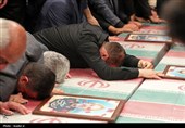 اقامه نماز رهبر انقلاب بر پیکر 7 شهید راه قدس