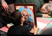 اقامه نماز رهبر انقلاب بر پیکر 7 شهید راه قدس