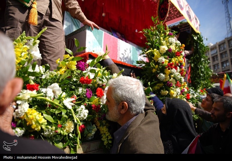 اولین تصاویر از تشییع پیکر شهید زاهدی و یارانش در تهران