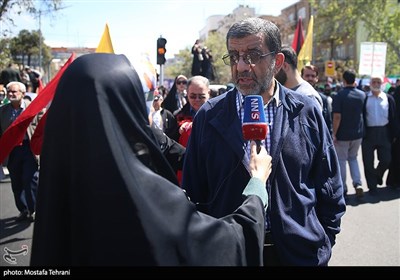 عزت‌الله ضرغامی، وزیر میراث فرهنگی و گردشگری در راهپیمایی روز قدس و تشییع پیکر شهدای حمله رژیم صهیونیستی 