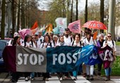Police Block Thunberg, Marchers in Dutch Climate Protest