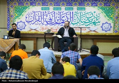 محفل انس با قرآن در دبیرستان ثامن الائمه (ع)