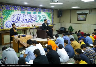 محفل انس با قرآن در دبیرستان ثامن الائمه (ع)
