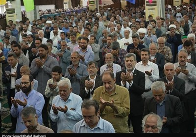 اقامه نماز بندگی در زنجان