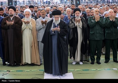 Молитва Ид аль-Фитр в Тегеране под руководством Верховного лидера революции