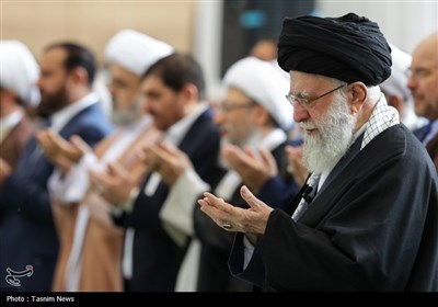 Молитва Ид аль-Фитр в Тегеране под руководством Верховного лидера революции