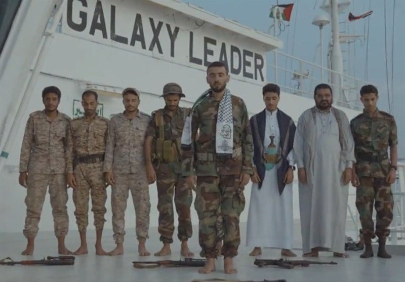 Yemenis Extend Eid Greetings to Palestinians from Seized UK Ship