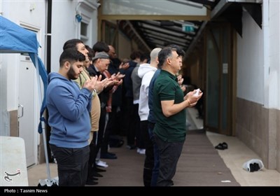 اقامه نماز عید فطر در مرکز اسلامی لندن انگلیس