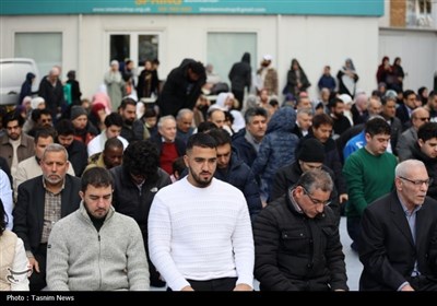 اقامه نماز عید فطر در مرکز اسلامی لندن انگلیس