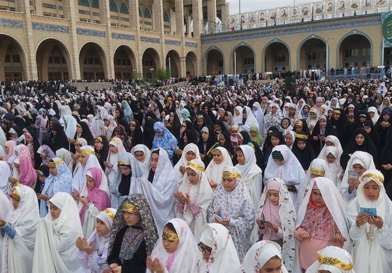 اجتماع 30 هزار نفری نوجوانان در نماز عید بندگی