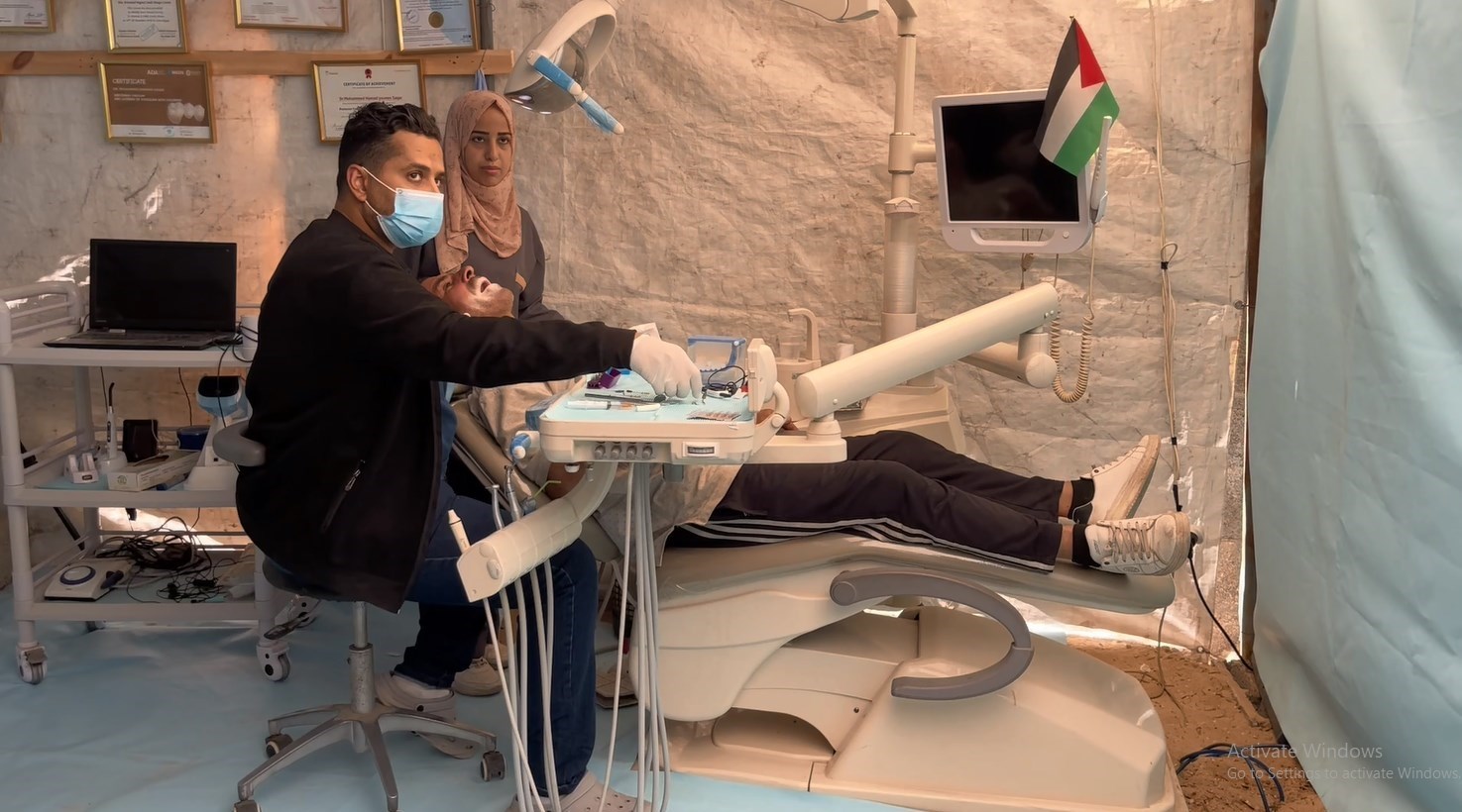 چادری که به مطب تبدیل شد؛ جنگ به روایت دندانپزشک فلسطینی