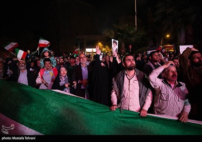 تجمع مردم تهران در حمایت از عملیات سپاه علیه رژیم صهیونیستی در میدان فلسطین