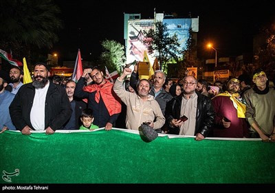 تجمع مردم تهران در حمایت از عملیات سپاه علیه رژیم صهیونیستی در میدان فلسطین