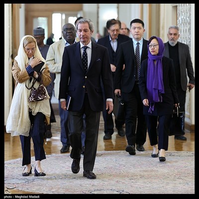 نشست وزیر امورخارجه با سفرای خارجی مقیم تهران