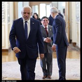 نشست  وزیر امورخارجه با سفرای خارجی مقیم تهران