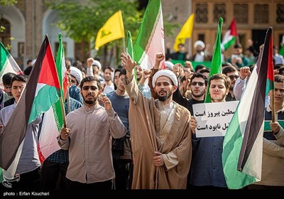 تجمع طلاب و روحانیون در حمایت از حمله سپاه به رژیم صهیونیستی - مدرسه مروی
