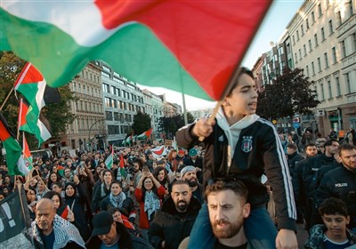 Pro-Palestine Protesters Take to Berlin Streets Following Shut Down of Palestine Congress