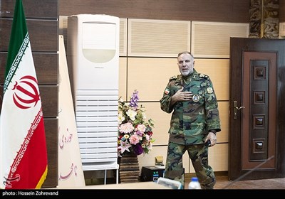 نشست خبری امیر کیومرث حیدری فرمانده نیروی زمینی ارتش جمهوری اسلامی ایران به مناسبت روز ارتش