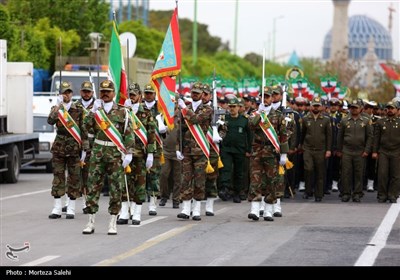 مراسم رژه روز ارتش در اصفهان