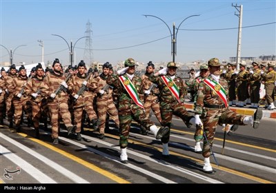 مراسم رژه روز ارتش در زنجان 