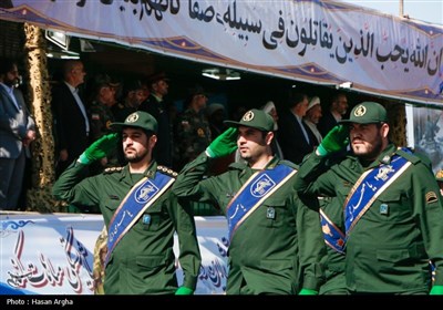مراسم رژه روز ارتش در زنجان