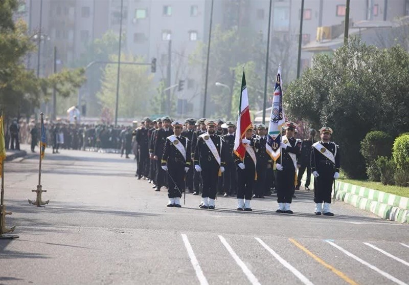 مراسم رژه نیروهای مسلح در رشت برگزار شد+تصاویر