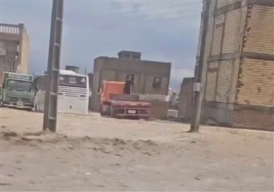 ورود سیلاب به منازل مسکونی ایرانشهر