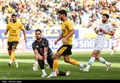 دیدار فوتبال تیم‌های سپاهان اصفهان و ذوب‌آهن اصفهان