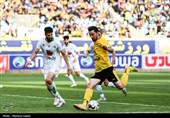دیدار فوتبال تیم‌های سپاهان اصفهان و ذوب‌آهن اصفهان