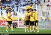 دیدار فوتبال تیم‌های سپاهان اصفهان و ذوب‌آهن اصفهان