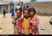نجات 7 کودک گرفتار در سیل توسط اهالی بلوچستان