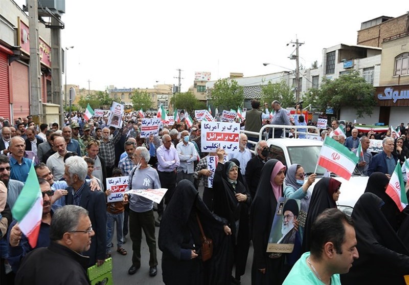 راهپیمایی نمازگزاران شیراز در حمایت از عملیات وعده صادق