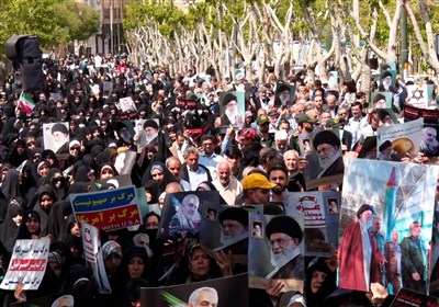 راهپیمایی اصفهانی‌ها در حمایت ازعملیات وعده صادق